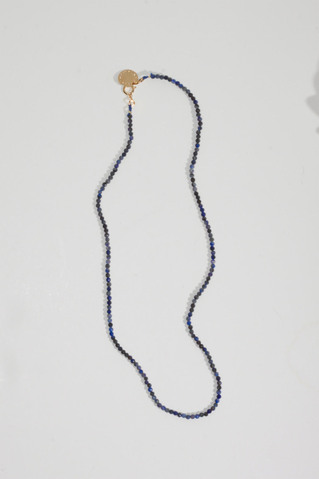 Collar piedras azul marino