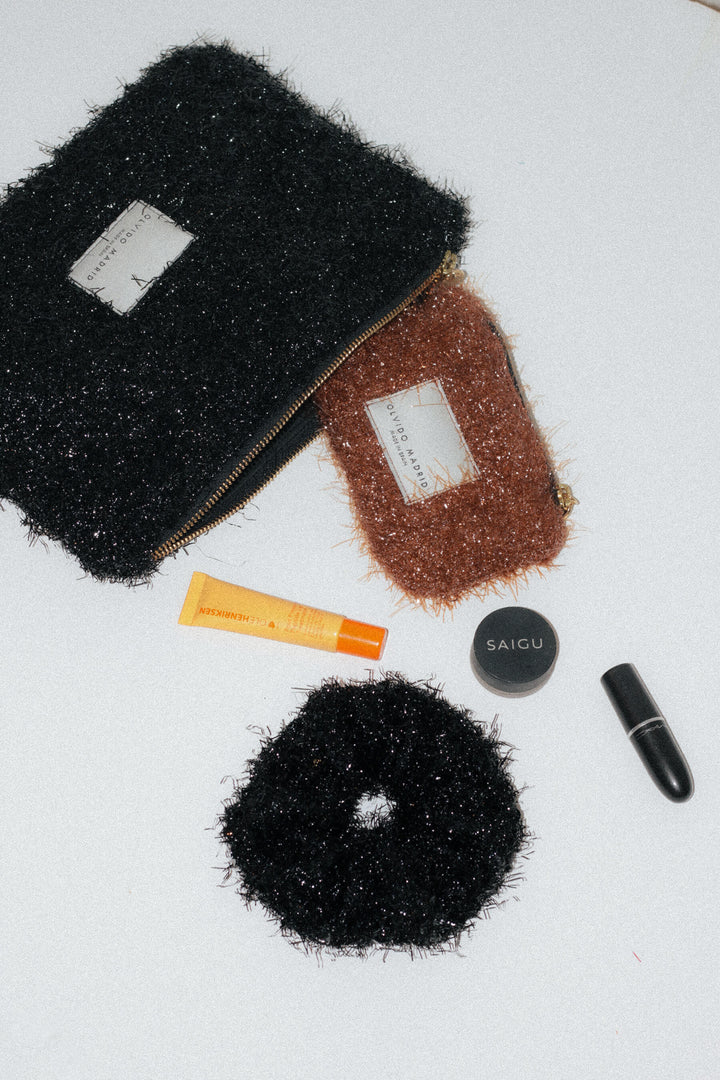 Pouch · Fantasía Negro