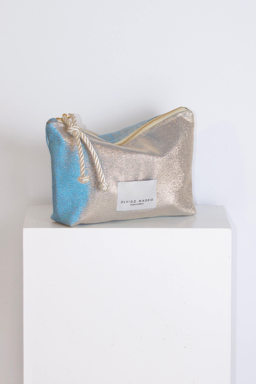 Pouch · Metalizado azul