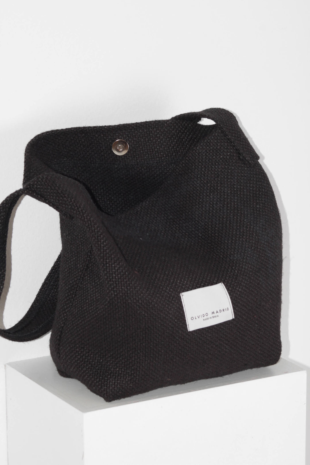 Shopper · Rafia Negro