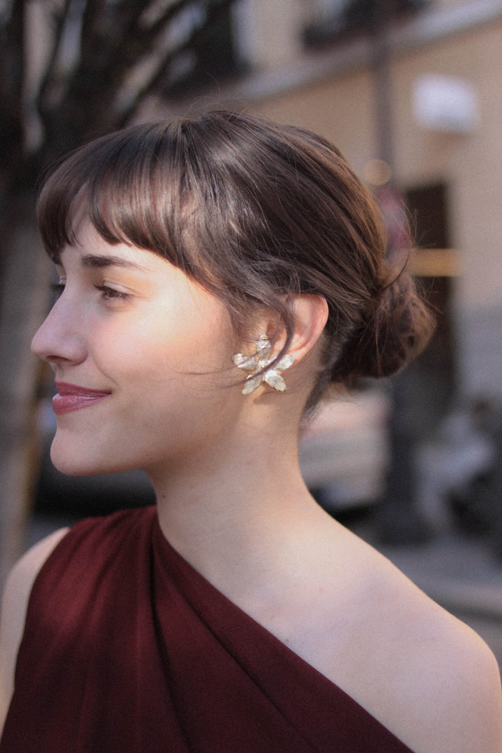 Pendientes Flor · esmalte Nácar