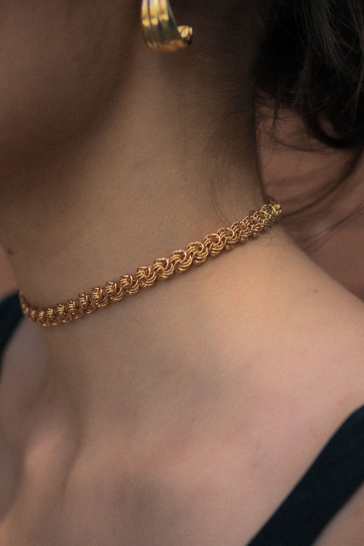 Choker Aura