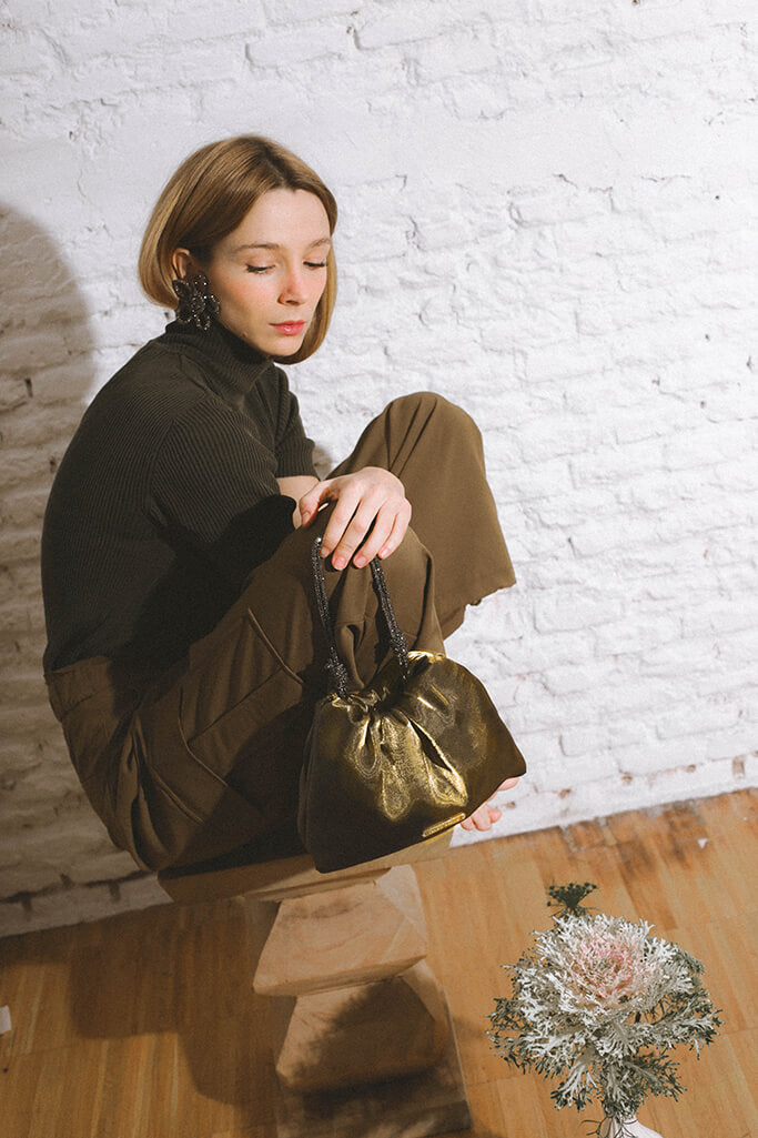 Bolso Josefina Strass · Verde Oliva y Reflejos Dorados