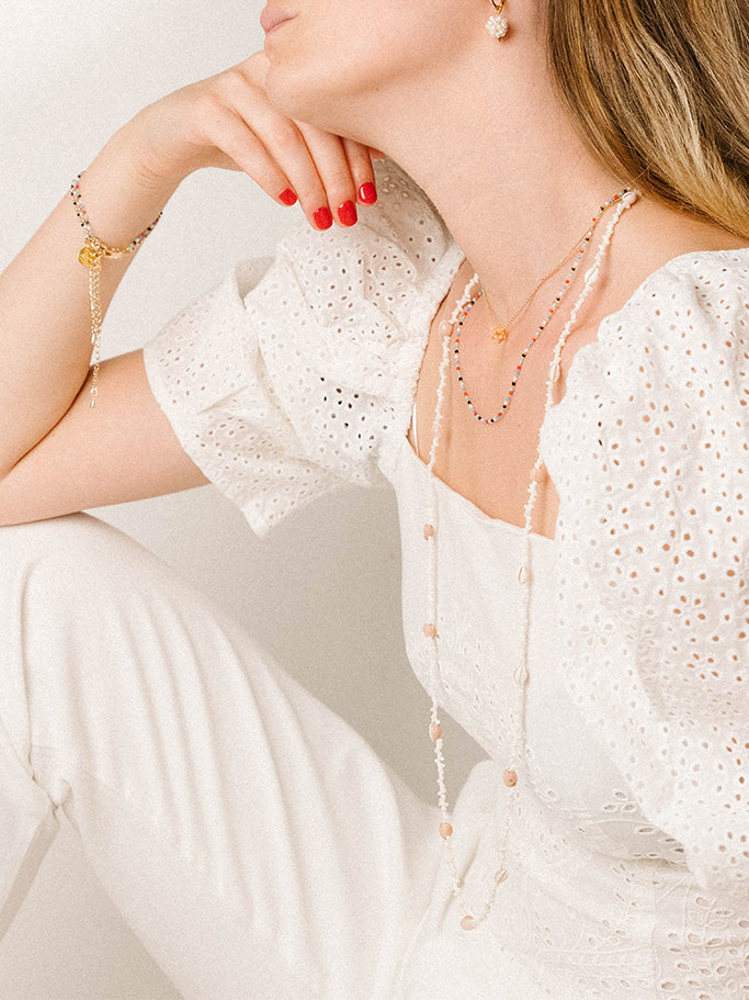 Collar conchas blancas