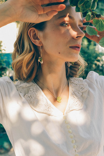 Collar Campanita · Flor Verde